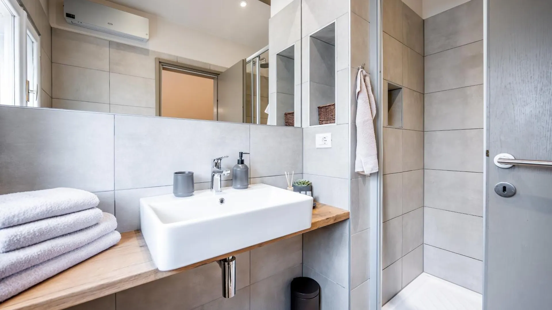 Luxe Studio Mr.M Pula 0*,  Croatia