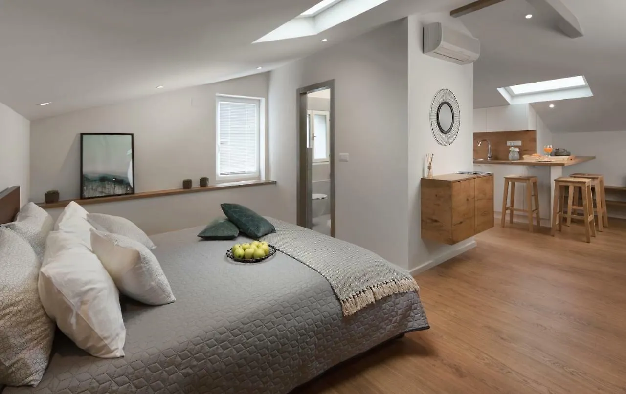 Luxe Studio Mr.M Pula 0*,  Croatia